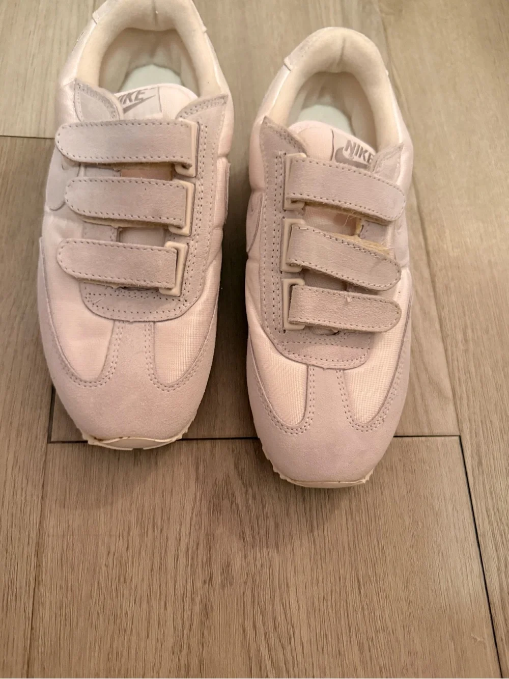 Vintage Nike Sneakers Size 5.5, White , NWOT, Women’s